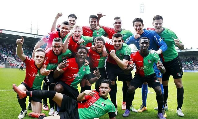 特别是在前 特别是在前