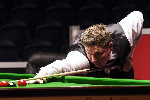 彼此之间的 彼此之间的